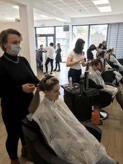 Salon-fryzjerski-Akademia-Fryzjerska-Bilgoraj-szkolenie05